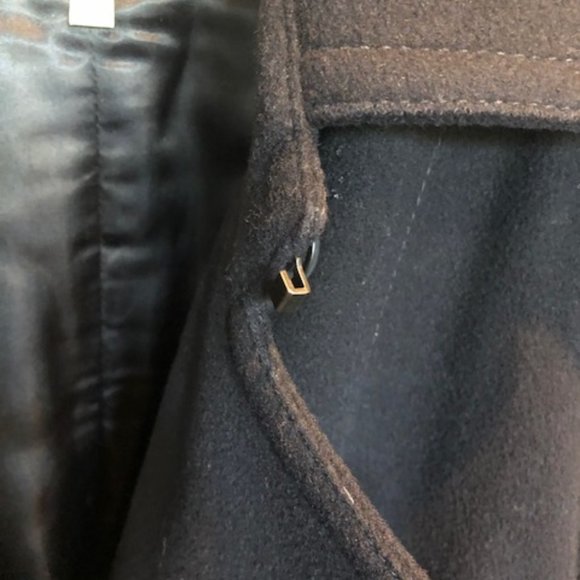 Great Wool Trenchcoat with Leather Accents - Picture 6 of 10